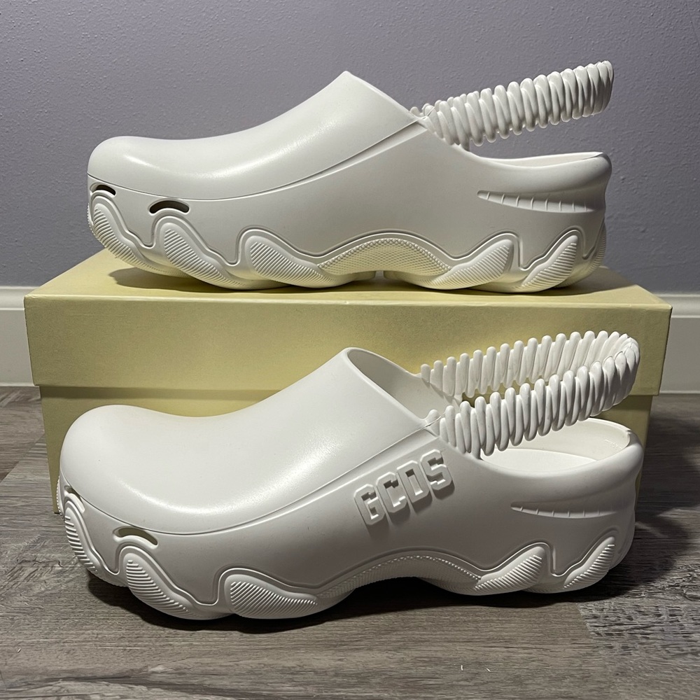 GCDS - Picture 2 of 6